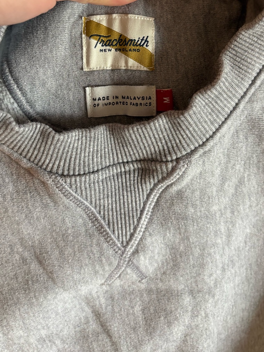 Tracksmith men’s crewneck sweatshirt! - Picture 4 of 5